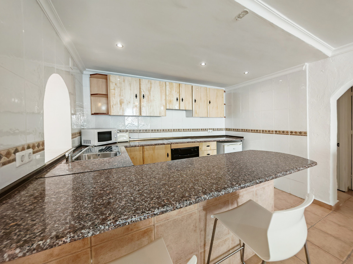 5 Bed Townhouse for sale in Calahonda Costa Del Sol, Málaga, Spain
