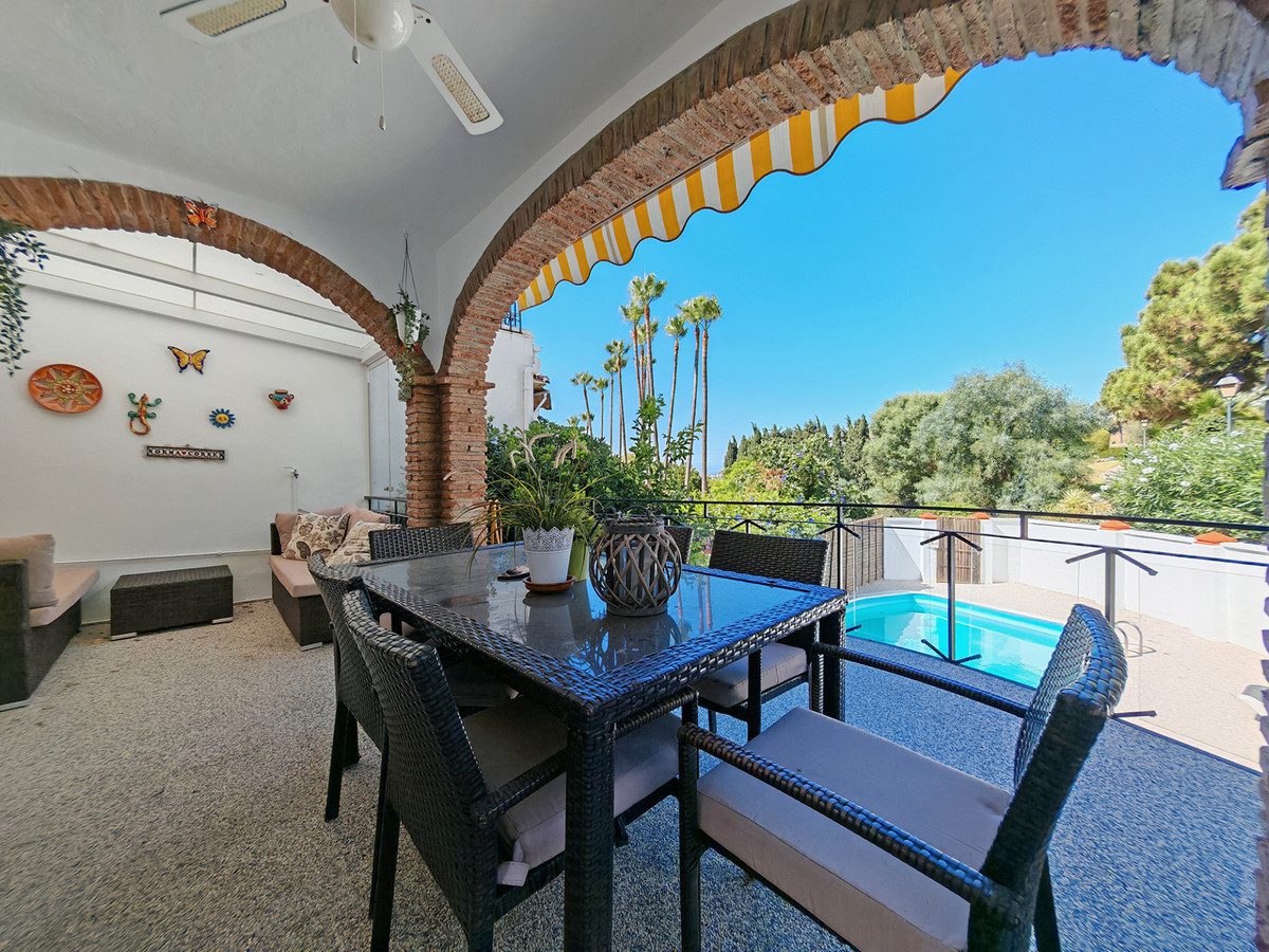 5 Bed Townhouse for sale in Calahonda Costa Del Sol, Málaga, Spain