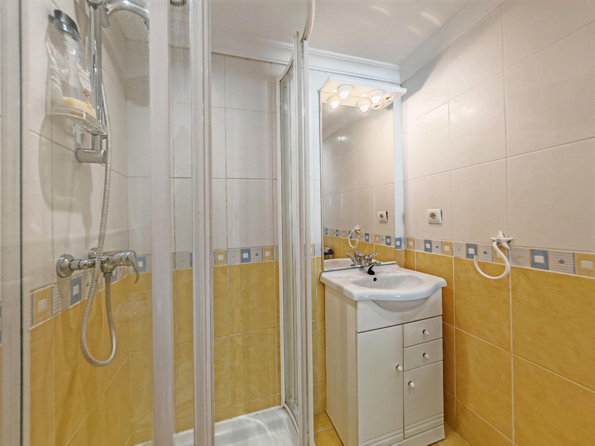 5 Bed Townhouse for sale in Calahonda Costa Del Sol, Málaga, Spain