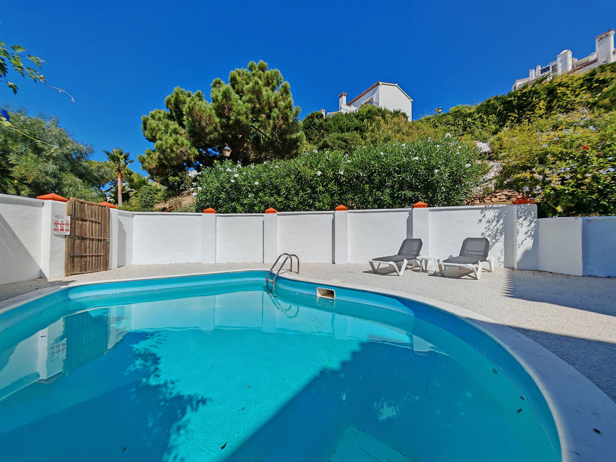 5 Bed Townhouse for sale in Calahonda Costa Del Sol, Málaga, Spain