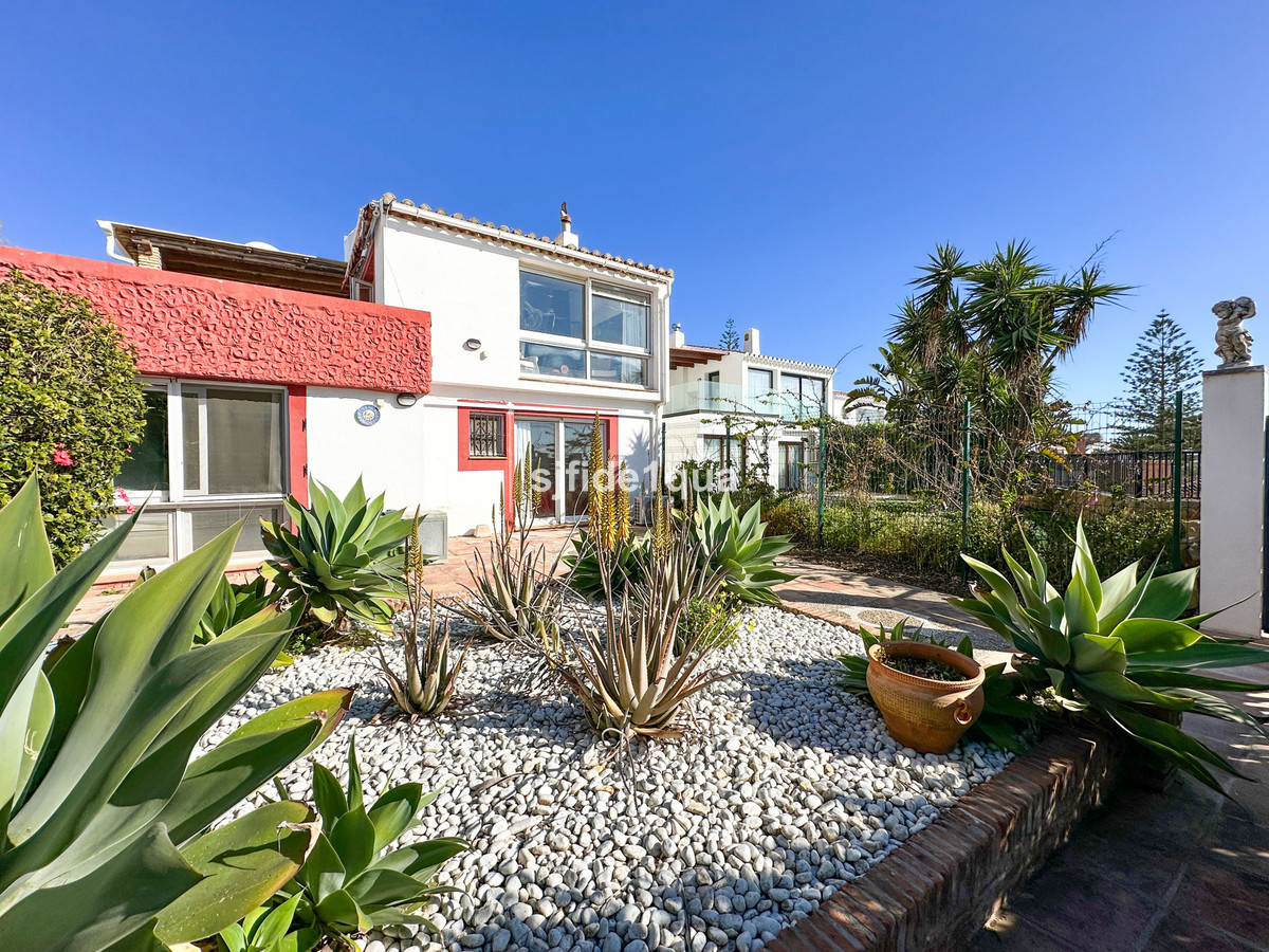3 Bed Townhouse for sale in Estepona Costa Del Sol, Málaga, Spain