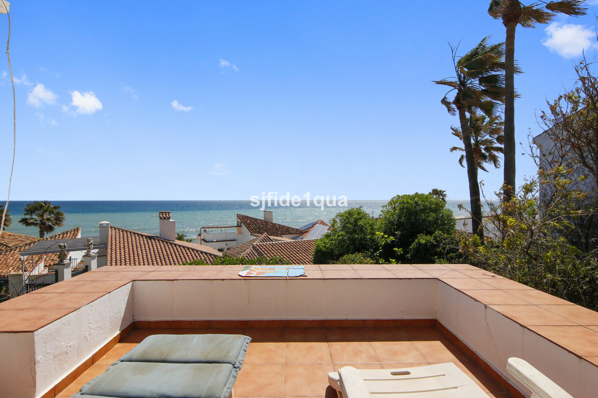 3 Bed Townhouse for sale in Estepona Costa Del Sol, Málaga, Spain