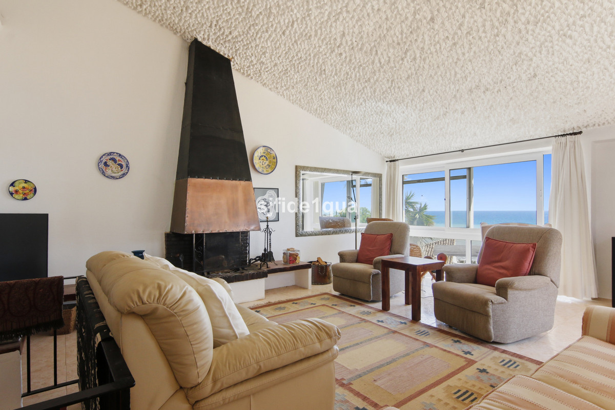 3 Bed Townhouse for sale in Estepona Costa Del Sol, Málaga, Spain