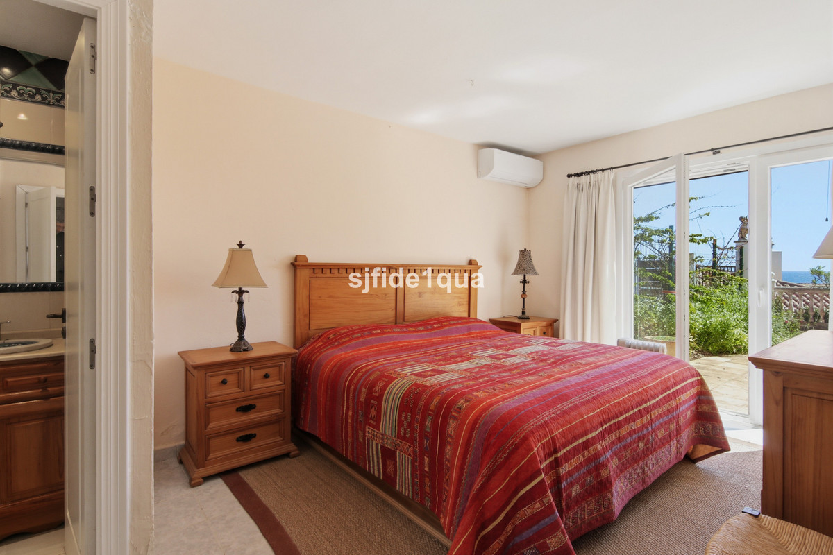 3 Bed Townhouse for sale in Estepona Costa Del Sol, Málaga, Spain