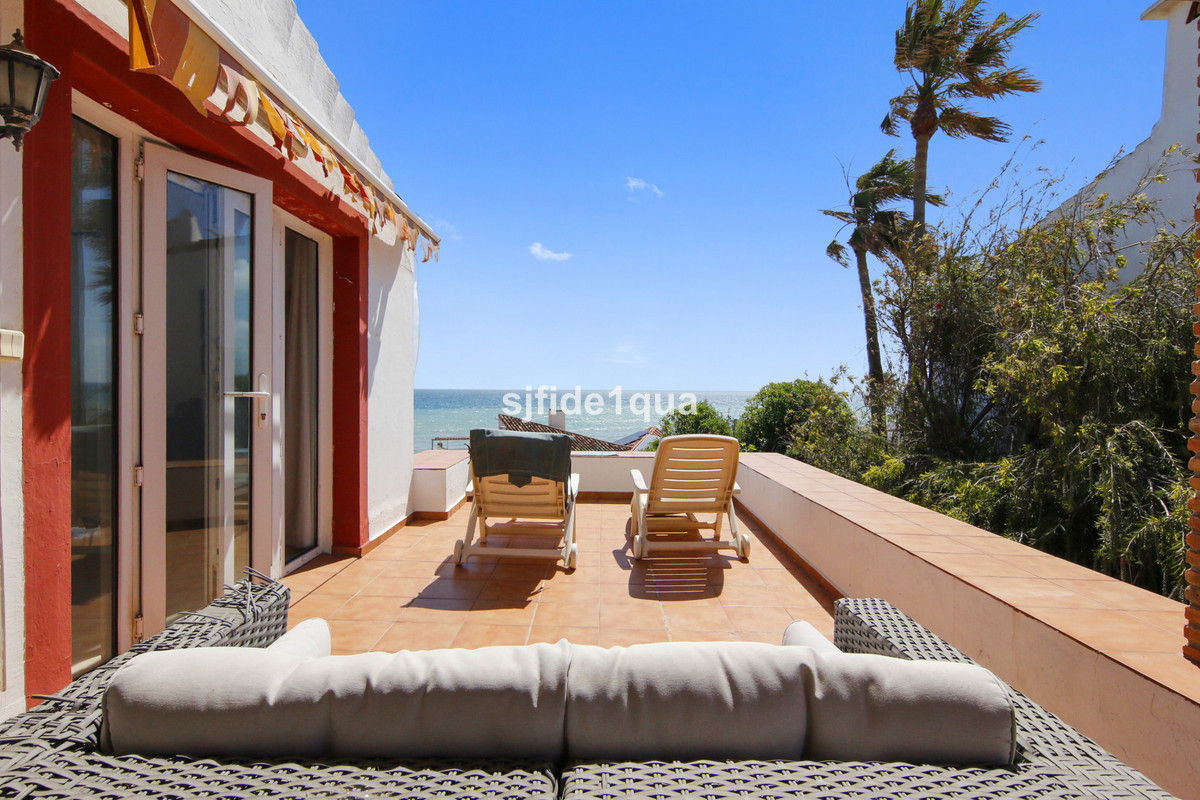 3 Bed Townhouse for sale in Estepona Costa Del Sol, Málaga, Spain
