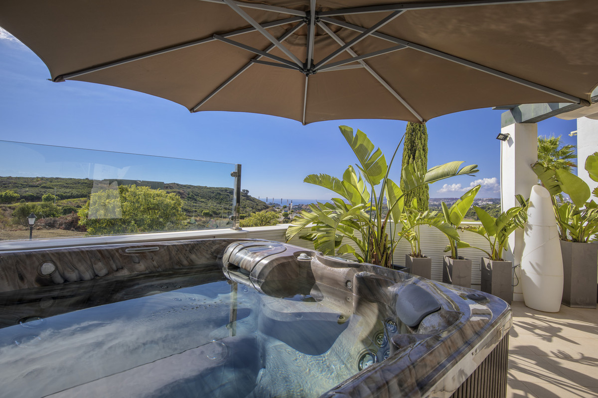 2 Bed Apartment for sale in Casares Costa Del Sol, Málaga, Spain
