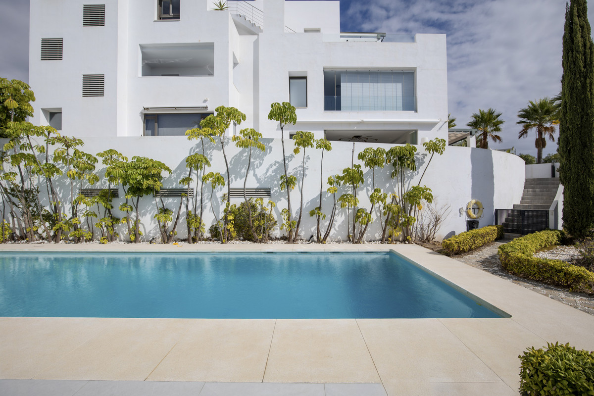 2 Bed Apartment for sale in Casares Costa Del Sol, Málaga, Spain