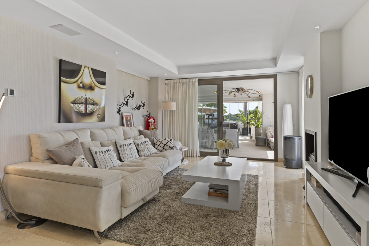 2 Bed Apartment for sale in Casares Costa Del Sol, Málaga, Spain