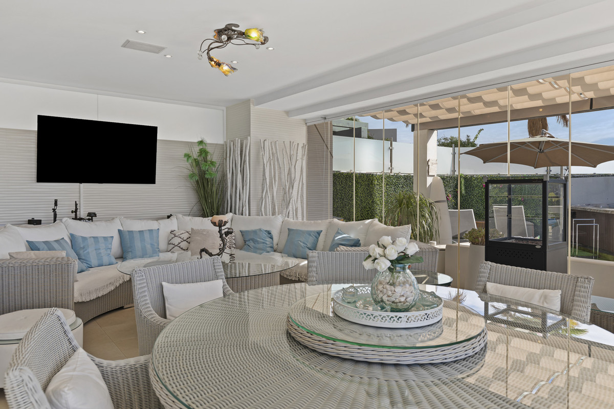 2 Bed Apartment for sale in Casares Costa Del Sol, Málaga, Spain