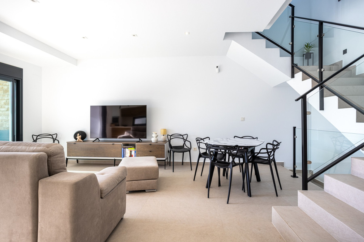 Se vende Villa - Chalet de 4 dormitorios en Costa Blanca, Alicante, España