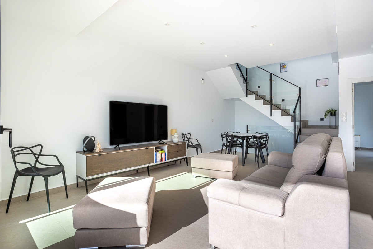 Se vende Villa - Chalet de 4 dormitorios en Costa Blanca, Alicante, España