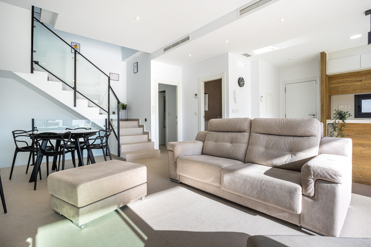 Se vende Villa - Chalet de 4 dormitorios en Costa Blanca, Alicante, España