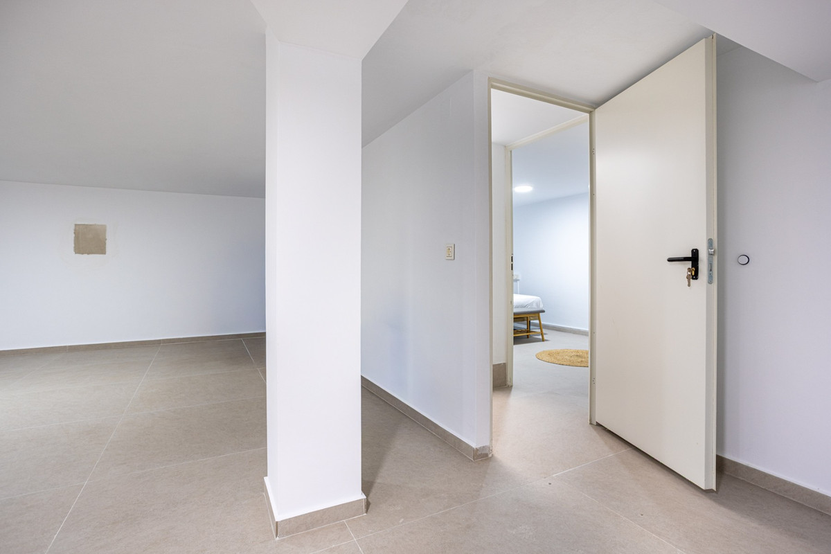 Se vende Villa - Chalet de 4 dormitorios en Costa Blanca, Alicante, España