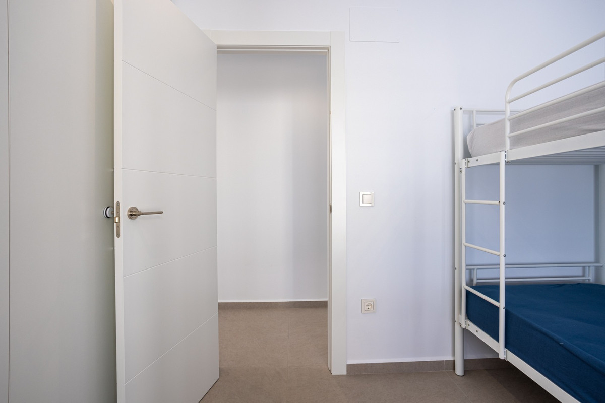 Se vende Villa - Chalet de 4 dormitorios en Costa Blanca, Alicante, España