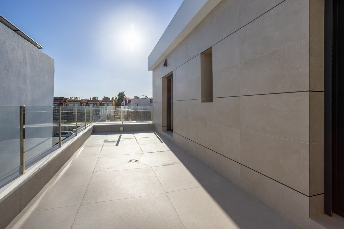 Se vende Villa - Chalet de 4 dormitorios en Costa Blanca, Alicante, España