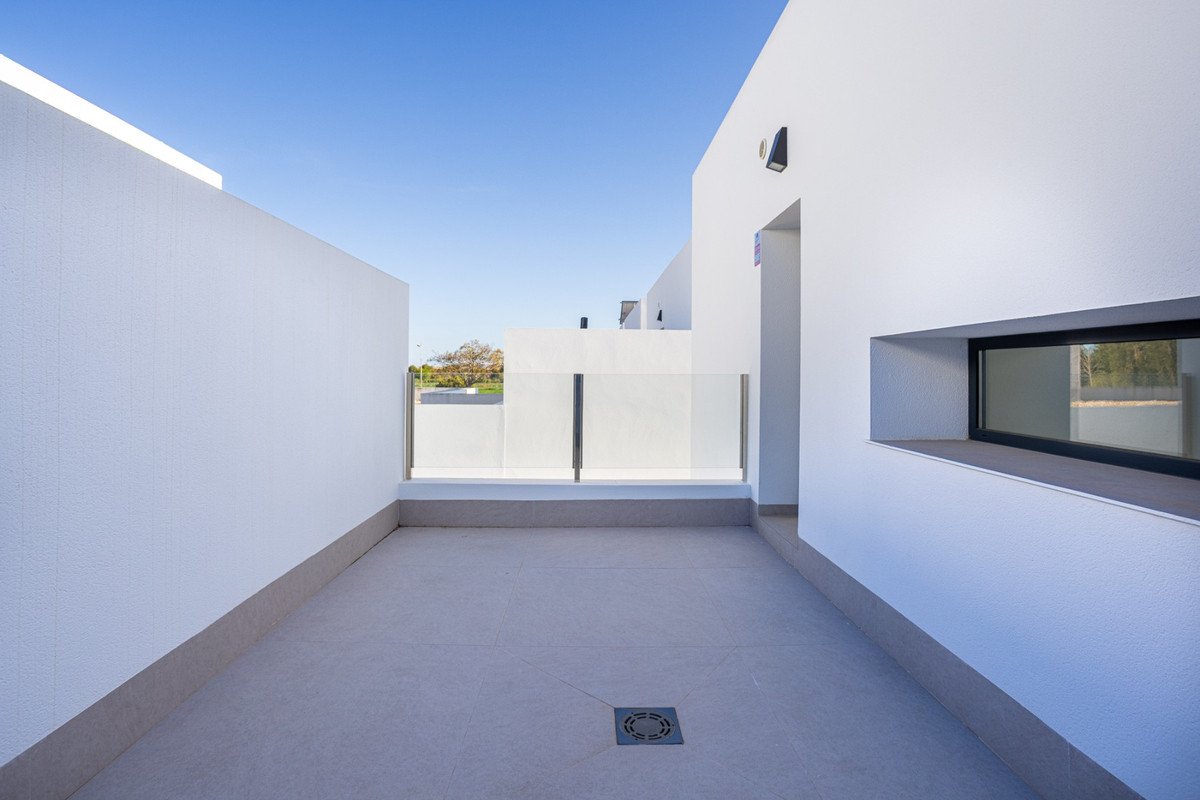 Se vende Villa - Chalet de 4 dormitorios en Costa Blanca, Alicante, España