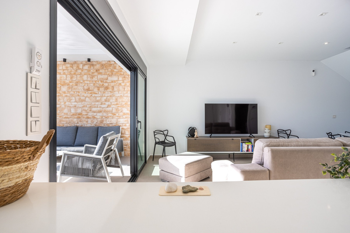 Se vende Villa - Chalet de 4 dormitorios en Costa Blanca, Alicante, España