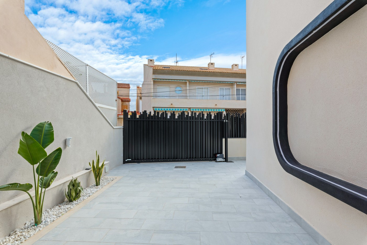 Se vende Pareada de 4 dormitorios en Costa Blanca, Alicante, España