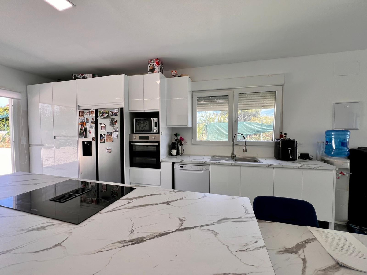 3 Bed Townhouse for sale in Monóvar Costa Blanca, Alicante, Spain