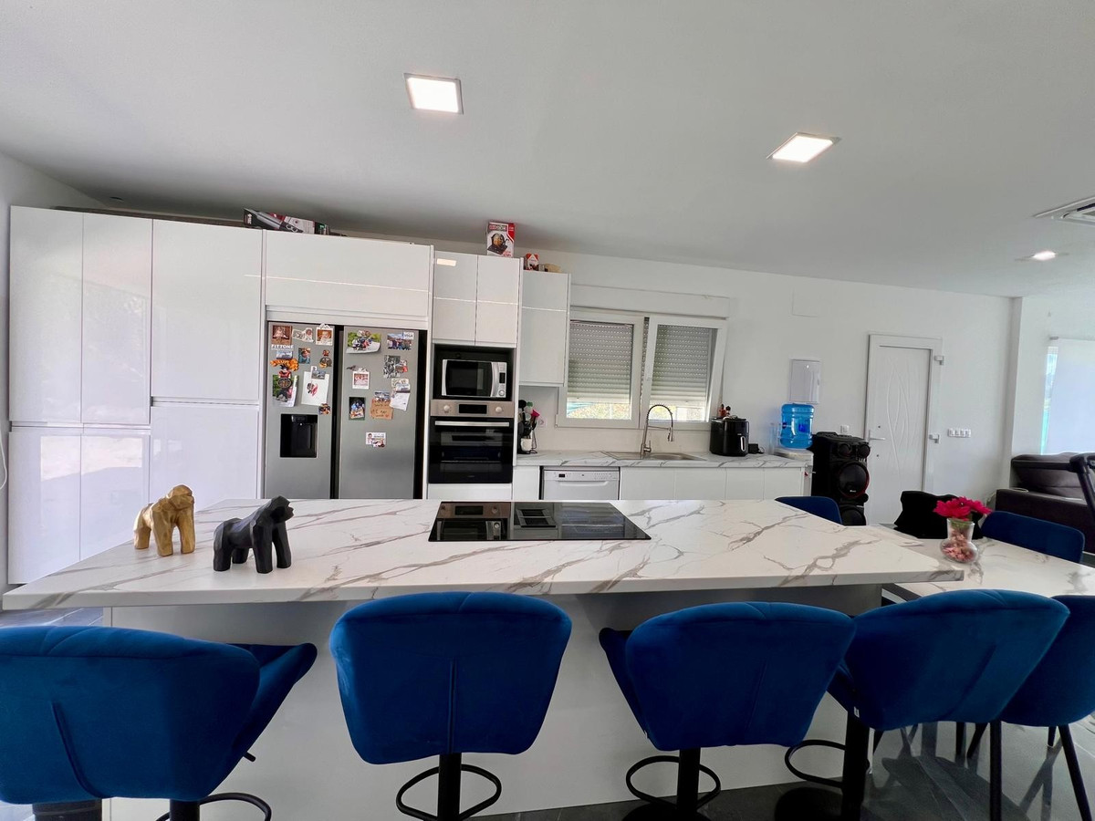 3 Bed Townhouse for sale in Monóvar Costa Blanca, Alicante, Spain