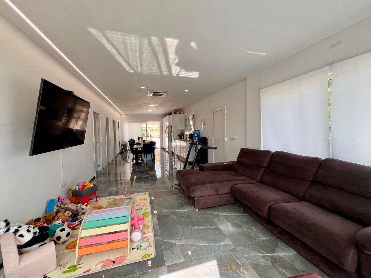 3 Bed Townhouse for sale in Monóvar Costa Blanca, Alicante, Spain