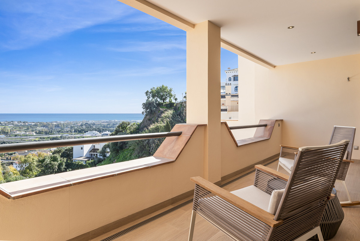 4 Bed Apartment for sale in Benahavís Costa Del Sol, Málaga, Spain