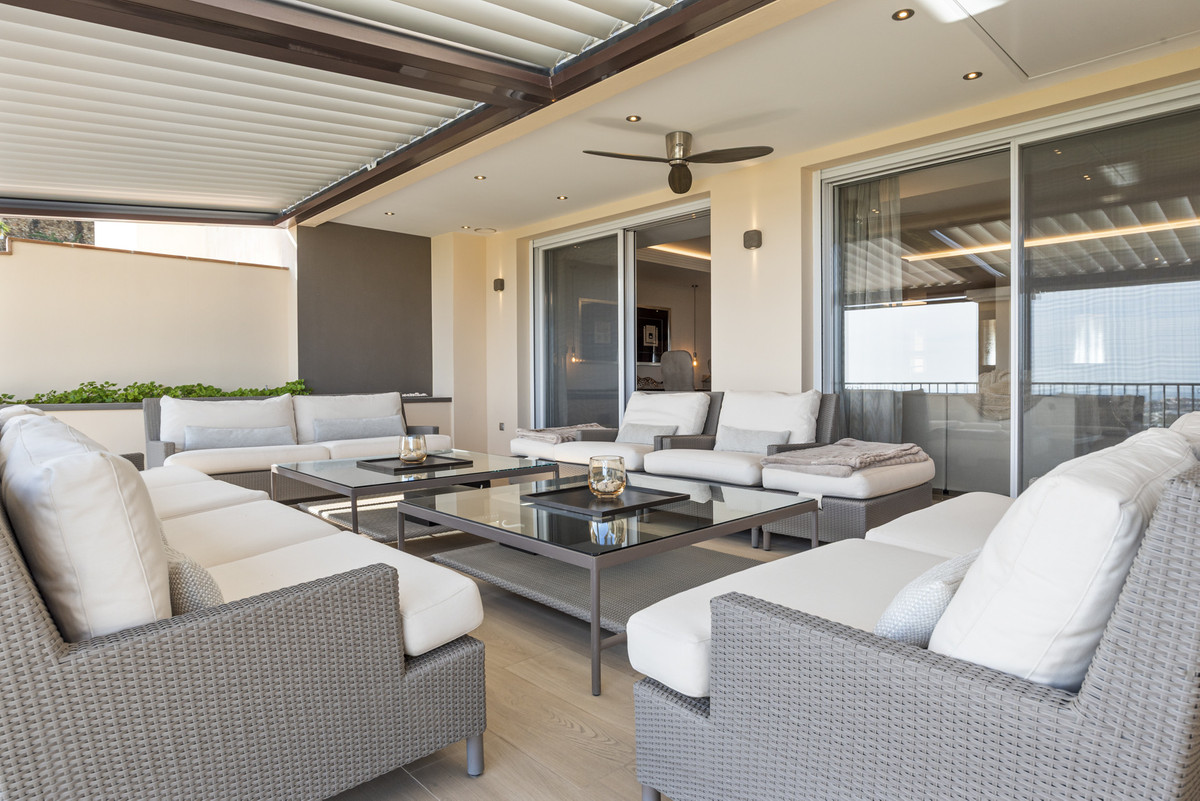 4 Bed Apartment for sale in Benahavís Costa Del Sol, Málaga, Spain