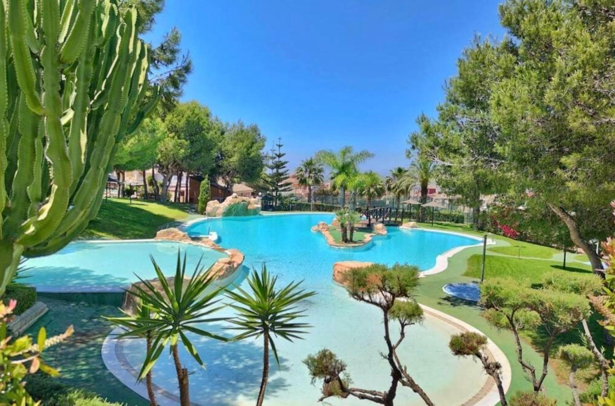 Se vende Villa - Chalet de 3 dormitorios en Costa Blanca, Alicante, España