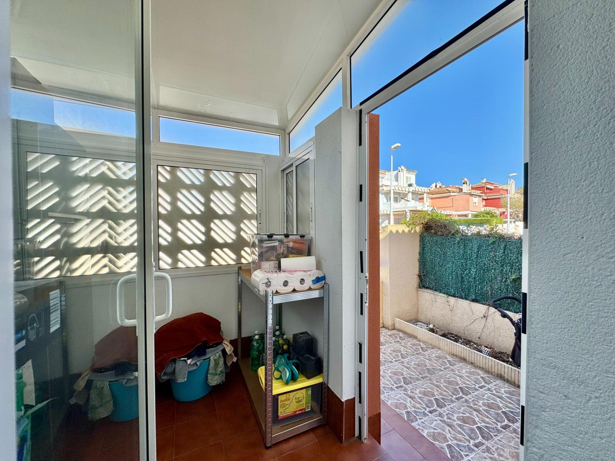 Se vende Villa - Chalet de 3 dormitorios en Costa Blanca, Alicante, España