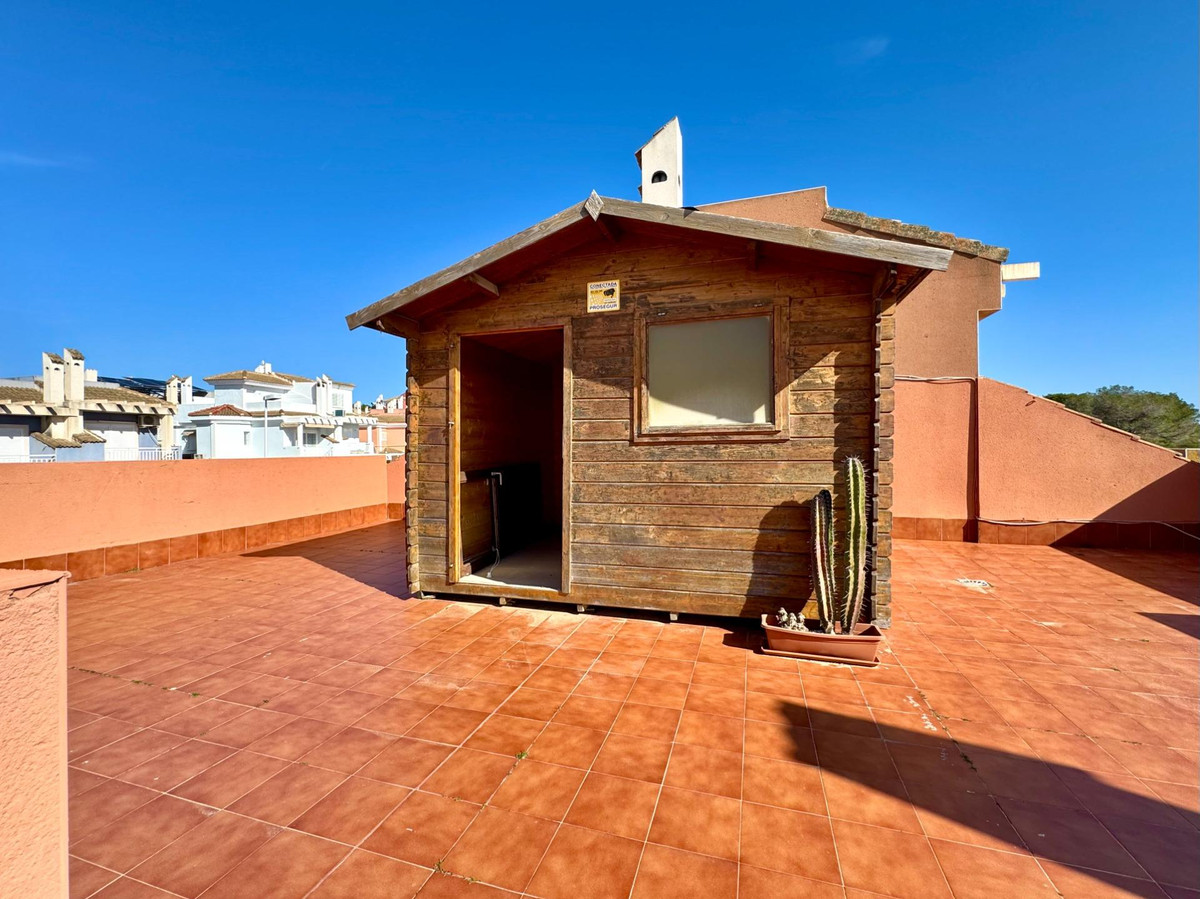 Se vende Villa - Chalet de 3 dormitorios en Costa Blanca, Alicante, España