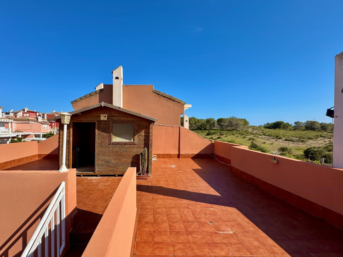 Se vende Villa - Chalet de 3 dormitorios en Costa Blanca, Alicante, España