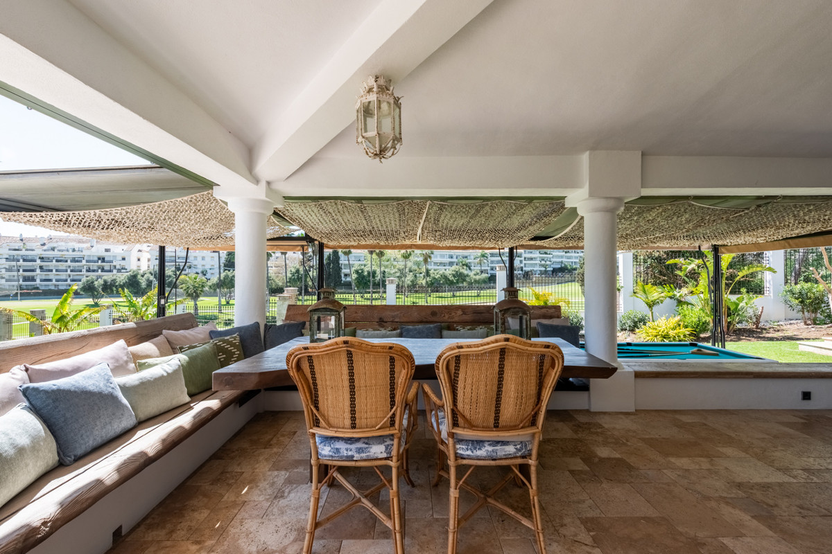 Se vende Villa - Chalet de 4 dormitorios en Costa Del Sol, Málaga, España