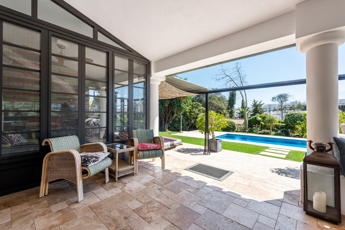 Se vende Villa - Chalet de 4 dormitorios en Costa Del Sol, Málaga, España