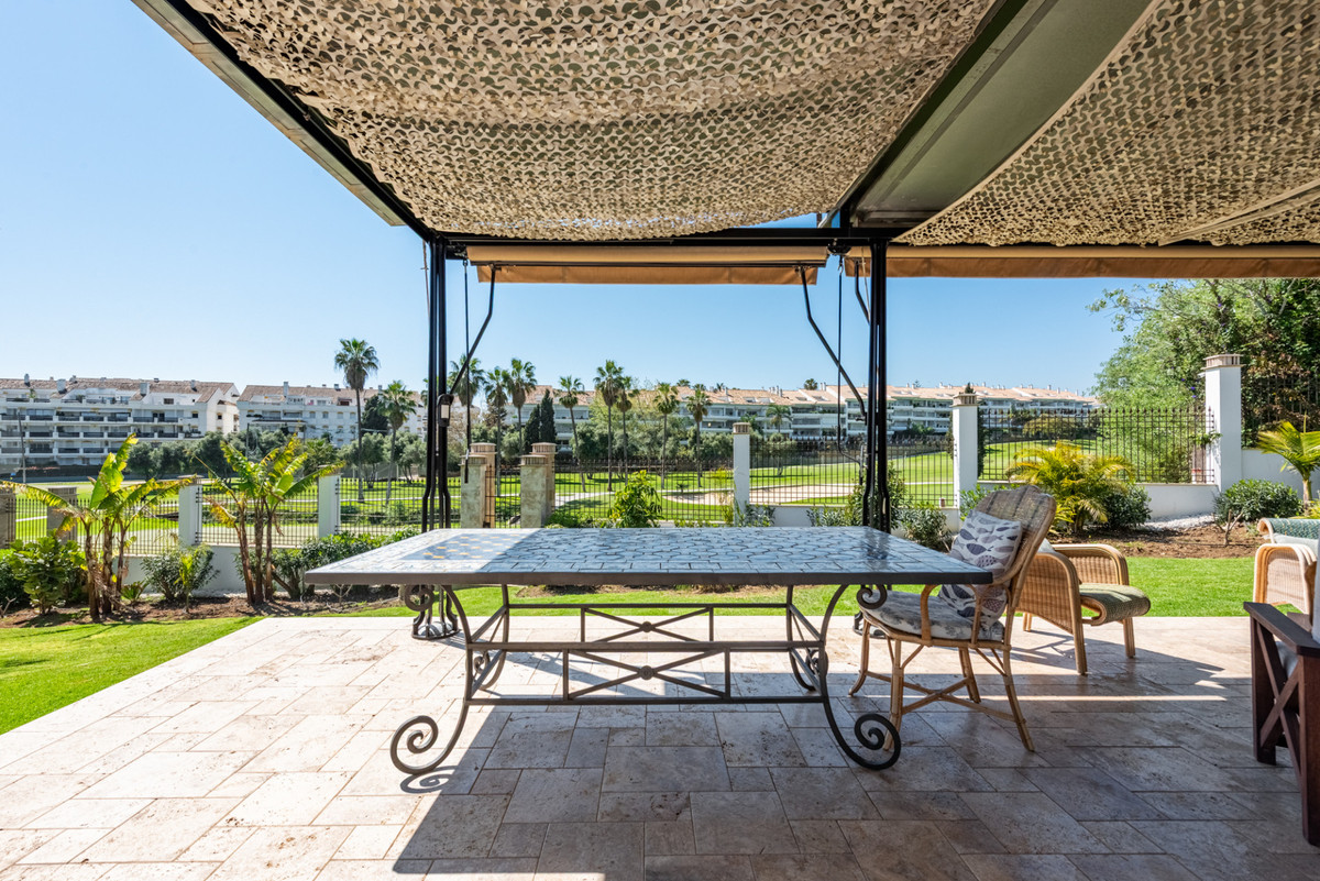 Se vende Villa - Chalet de 4 dormitorios en Costa Del Sol, Málaga, España
