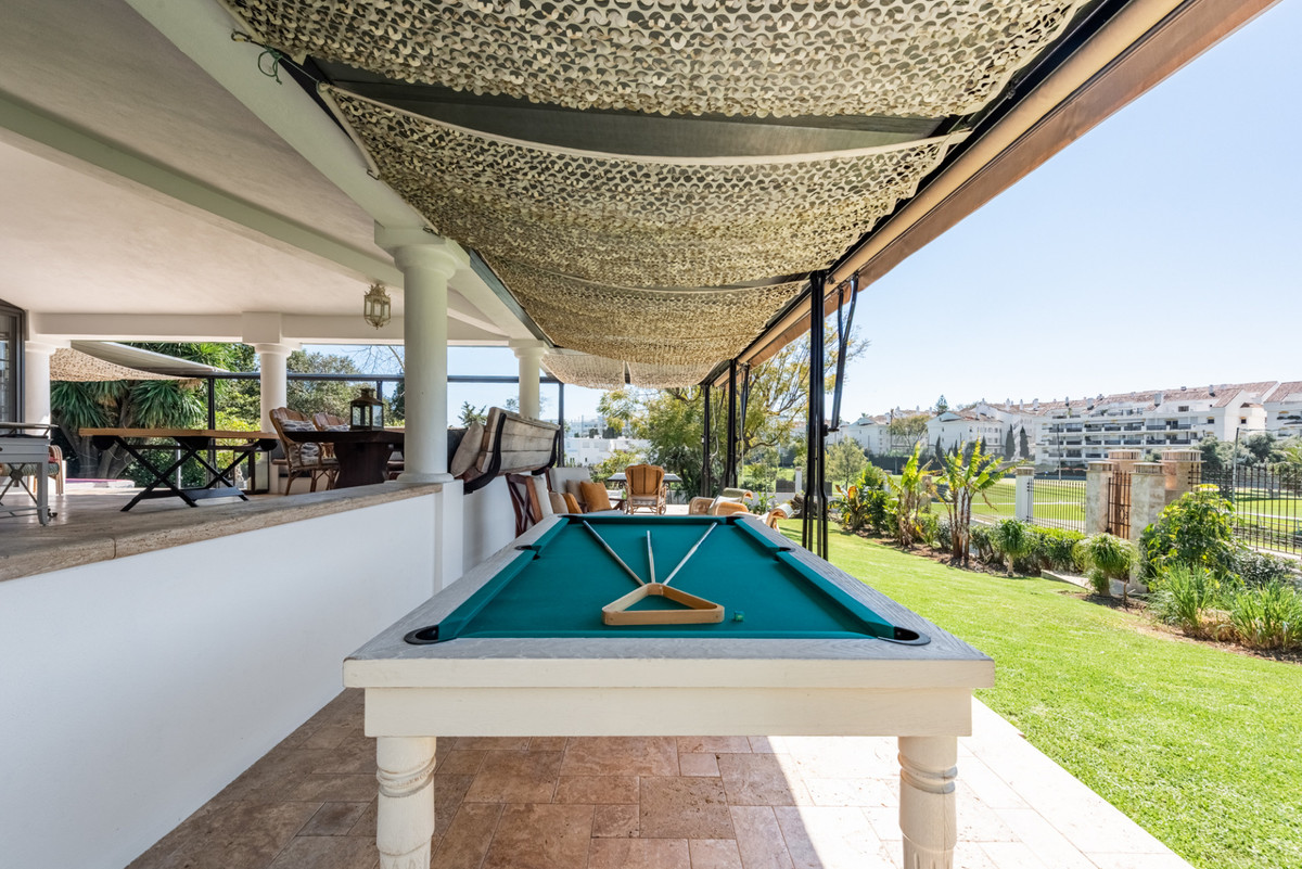 Se vende Villa - Chalet de 4 dormitorios en Costa Del Sol, Málaga, España