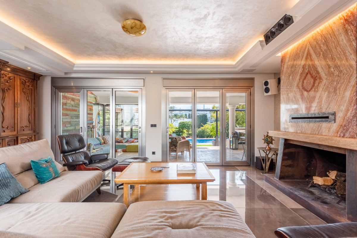 Se vende Villa - Chalet de 4 dormitorios en Costa Del Sol, Málaga, España