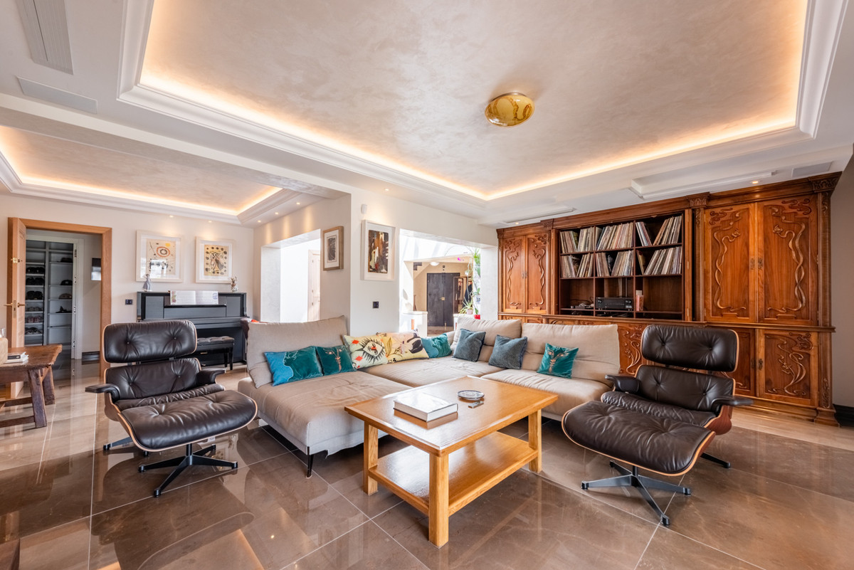 Se vende Villa - Chalet de 4 dormitorios en Costa Del Sol, Málaga, España