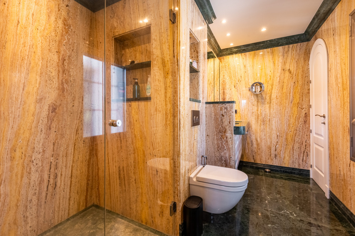 Se vende Villa - Chalet de 4 dormitorios en Costa Del Sol, Málaga, España