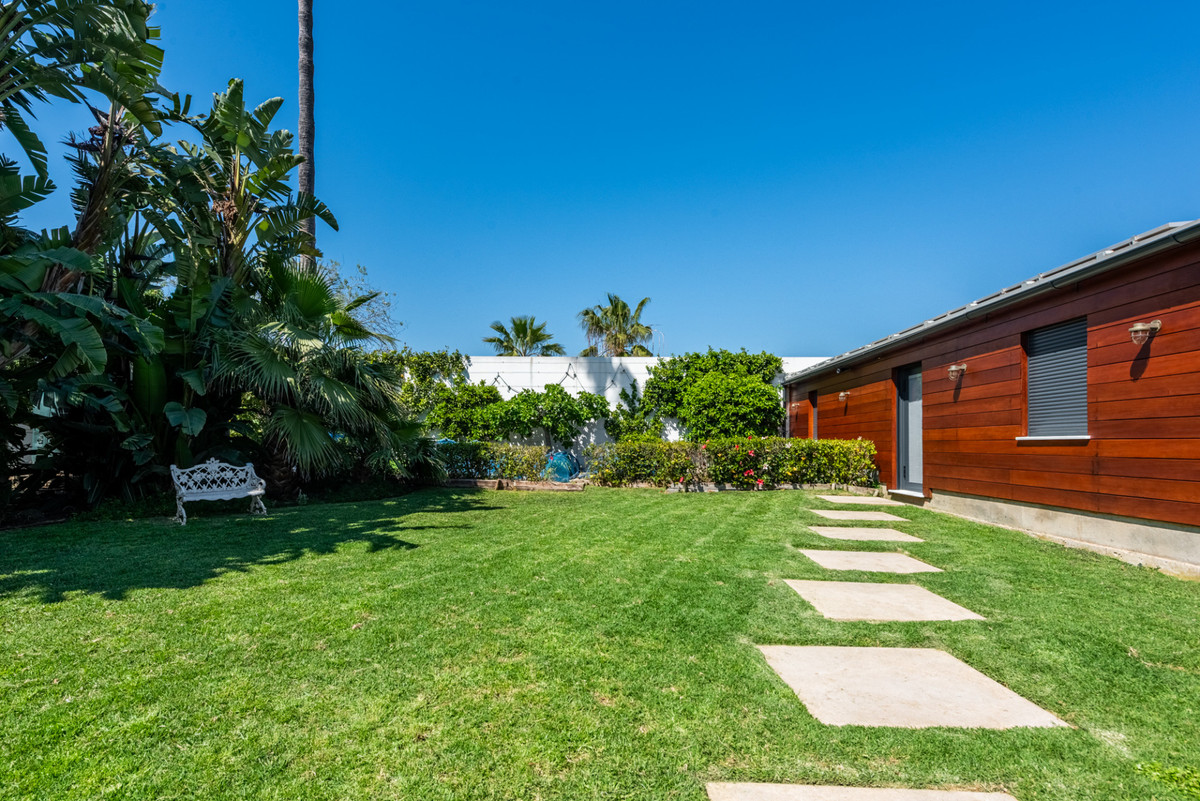 Se vende Villa - Chalet de 4 dormitorios en Costa Del Sol, Málaga, España