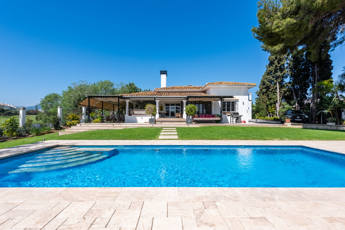 Se vende Villa - Chalet de 4 dormitorios en Costa Del Sol, Málaga, España