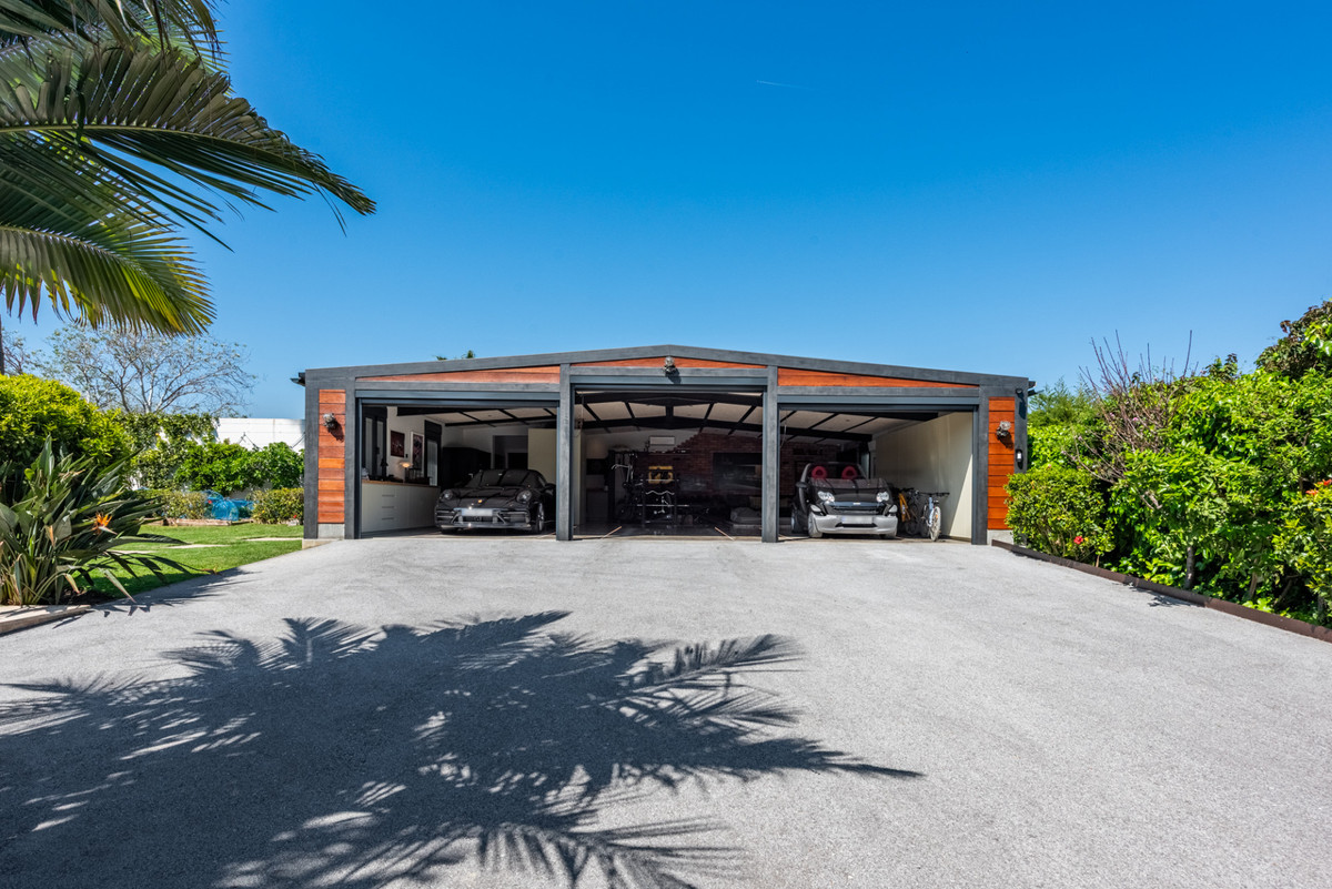 Se vende Villa - Chalet de 4 dormitorios en Costa Del Sol, Málaga, España