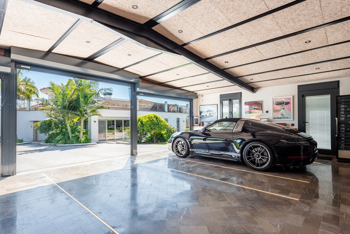 Se vende Villa - Chalet de 4 dormitorios en Costa Del Sol, Málaga, España