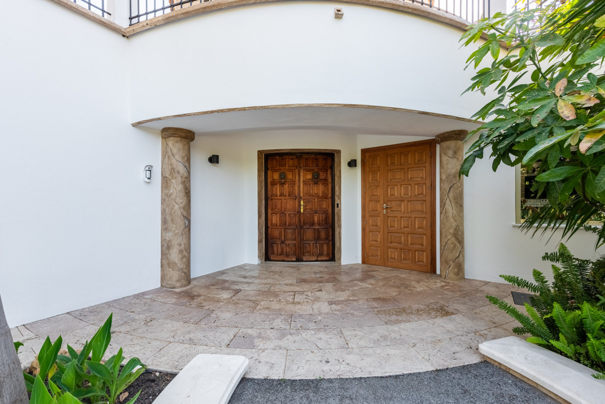 Se vende Villa - Chalet de 4 dormitorios en Costa Del Sol, Málaga, España