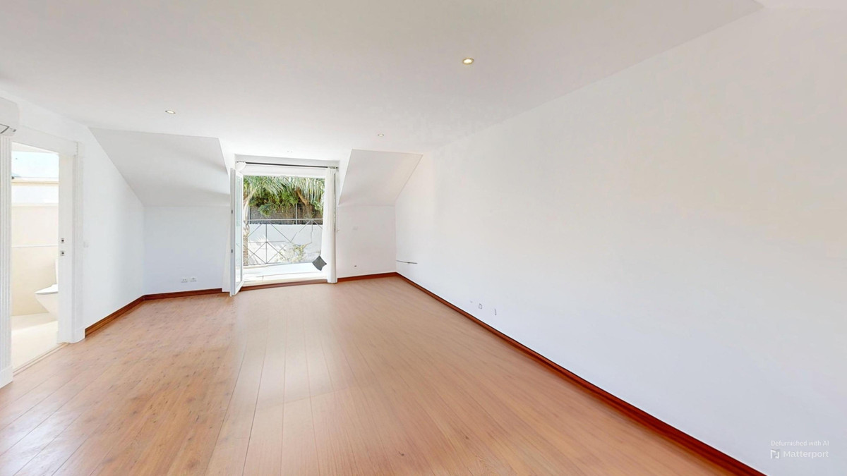 Se vende Villa - Chalet de 6 dormitorios en Costa Del Sol, Cadiz, España