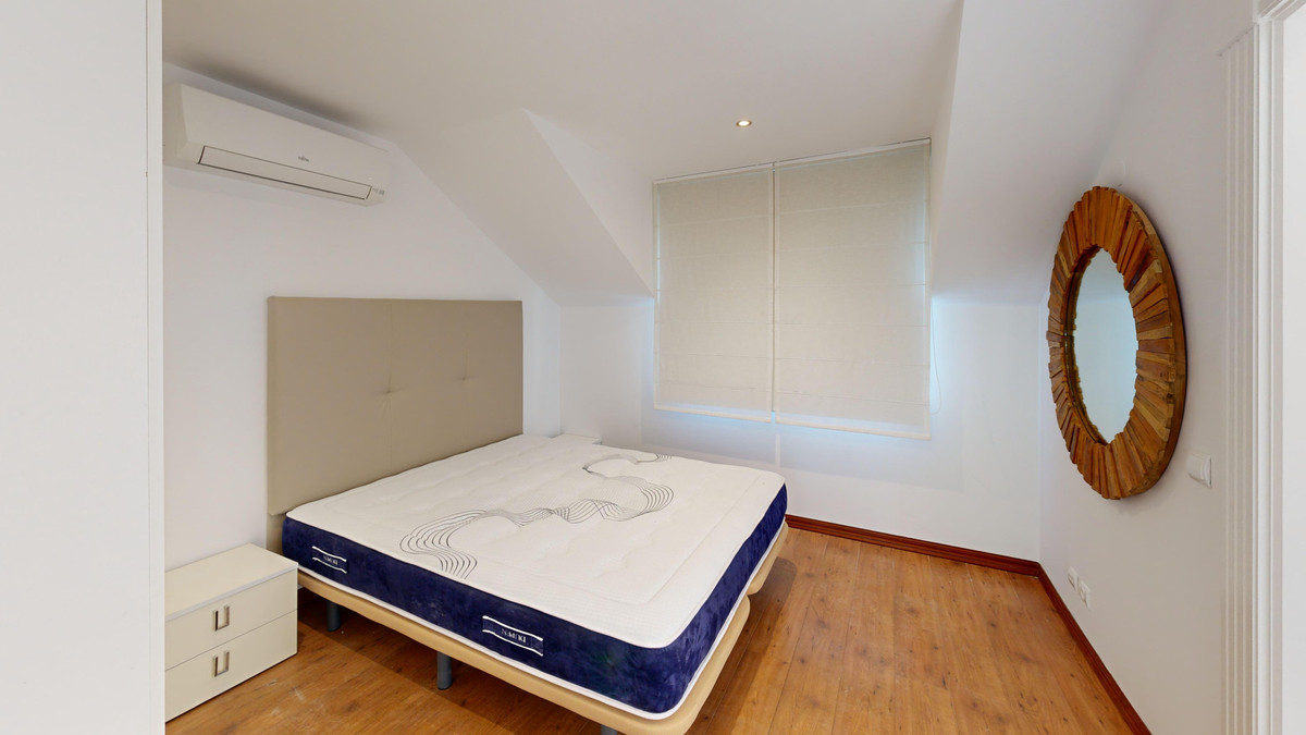 Se vende Villa - Chalet de 6 dormitorios en Costa Del Sol, Cadiz, España