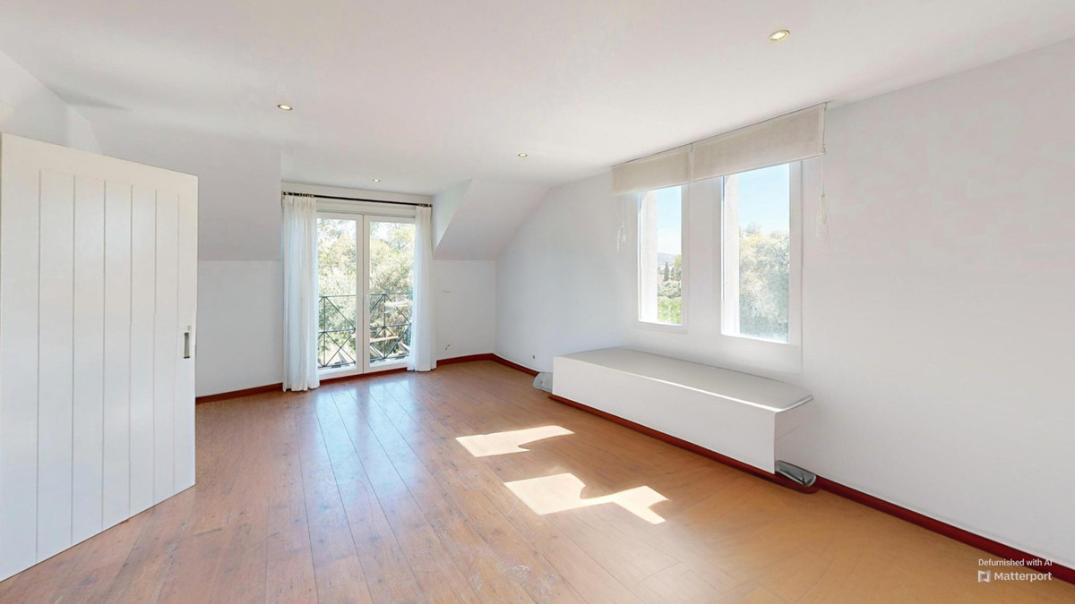 Se vende Villa - Chalet de 6 dormitorios en Costa Del Sol, Cadiz, España