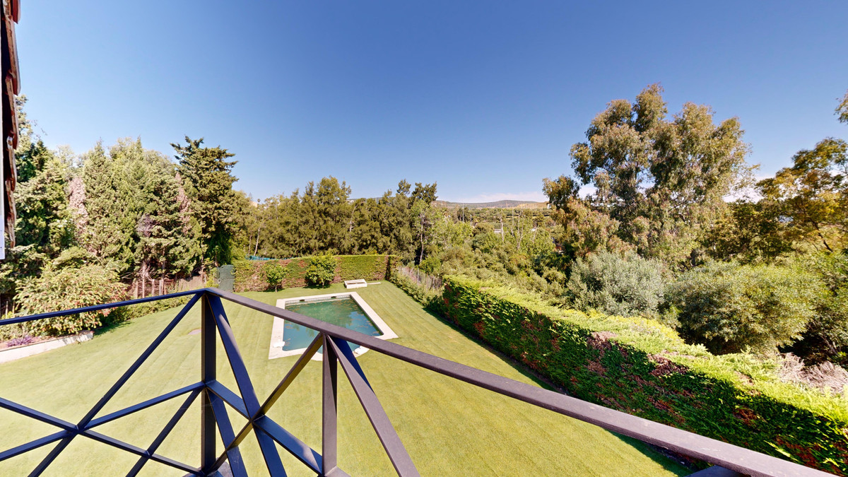 Se vende Villa - Chalet de 6 dormitorios en Costa Del Sol, Cadiz, España