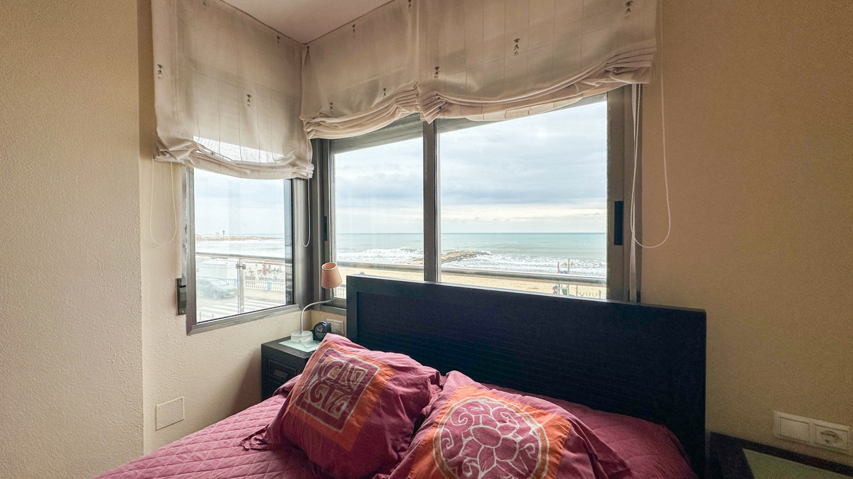 Se vende Apartamento Planta Media de 4 dormitorios en Costa Blanca, Alicante, España