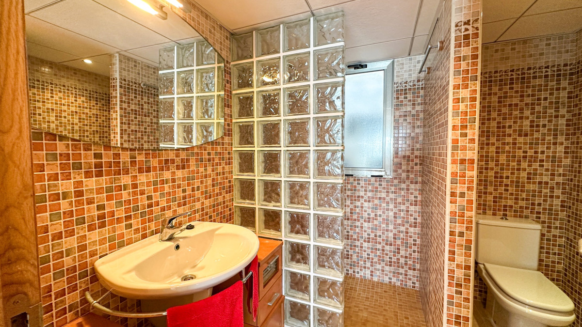 Se vende Apartamento Planta Media de 4 dormitorios en Costa Blanca, Alicante, España