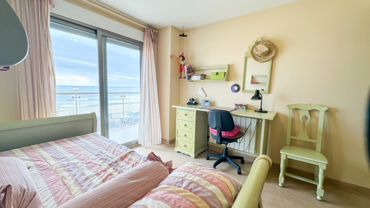 Se vende Apartamento Planta Media de 4 dormitorios en Costa Blanca, Alicante, España